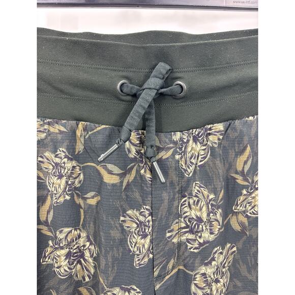 ATHLETA Trekkie North Printed Ripstop Jogger Olive Green Floral Sz 18 - Picture 3 of 10